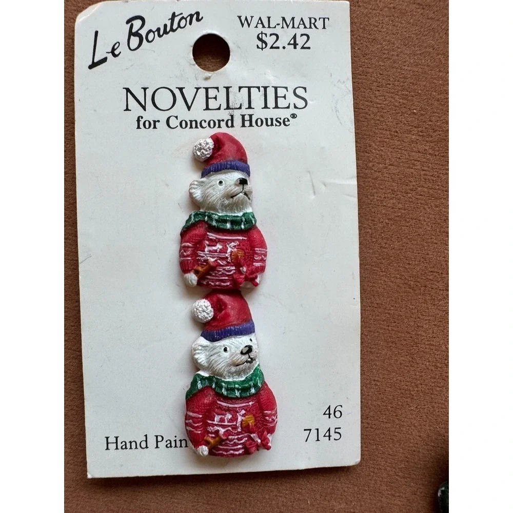 Le Bouton‎ Novelties Christmas Buttons Hand Painted Santa Snowman Lot Vintage